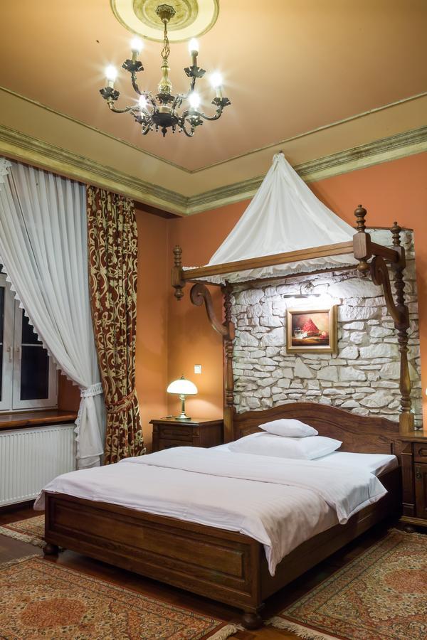 Hotel Staromiejski Краснистав Екстериор снимка