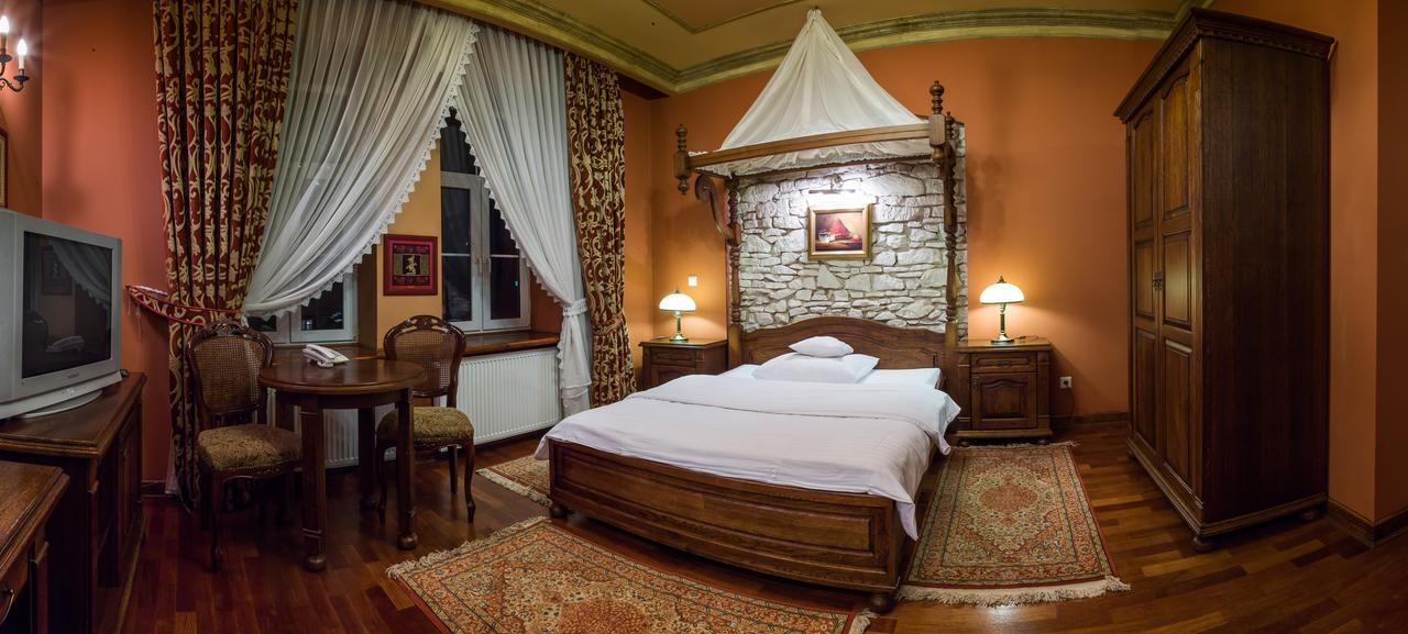 Hotel Staromiejski Краснистав Екстериор снимка