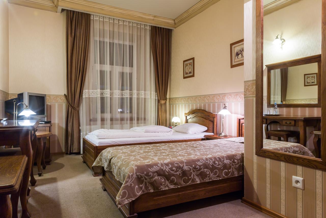Hotel Staromiejski Краснистав Екстериор снимка