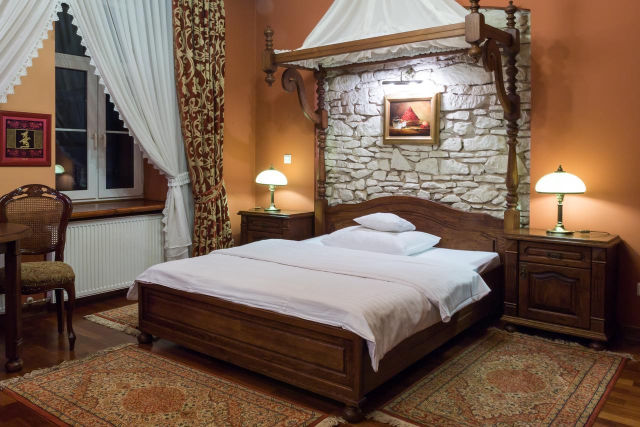 Hotel Staromiejski Краснистав Екстериор снимка