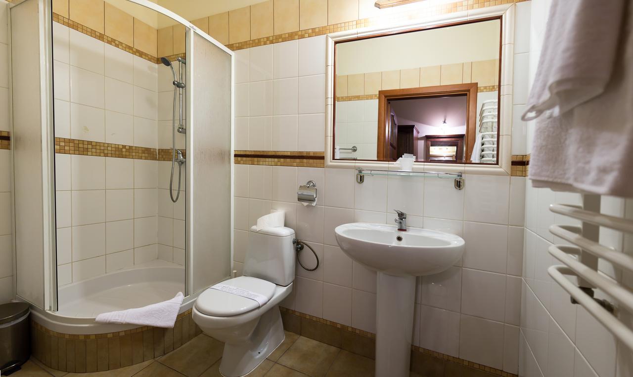 Hotel Staromiejski Краснистав Екстериор снимка