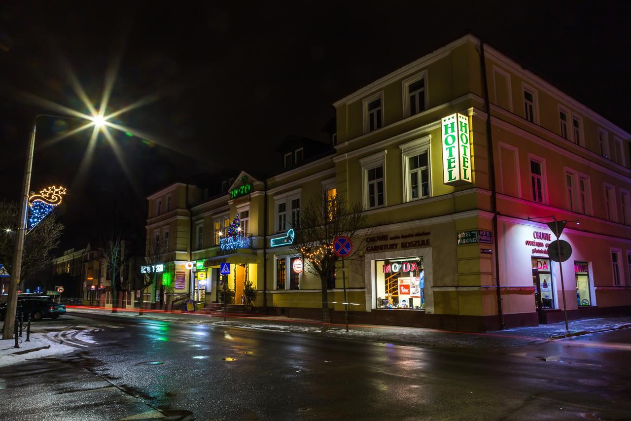 Hotel Staromiejski Краснистав Екстериор снимка