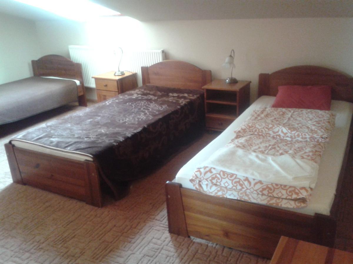 Hotel Staromiejski Краснистав Екстериор снимка
